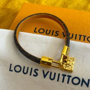 AUTHENTIC Louis Vuitton Monogram Bracelet (petite malle)